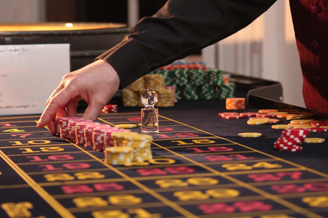 slot hack VIP Gold Diamond ကစားသမားများ Cashback MMK ကျပ်ငွေ ထုတ်ယူနေသည့် မြင်ကွင်း KBZPay Wave Money ငွေပေးချေမှု